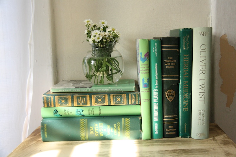 Green Vintage Books | redleafstyle.com