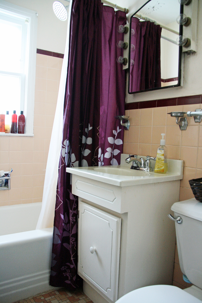 Bathroom sink and peach tile backsplash | redleafstyle.com